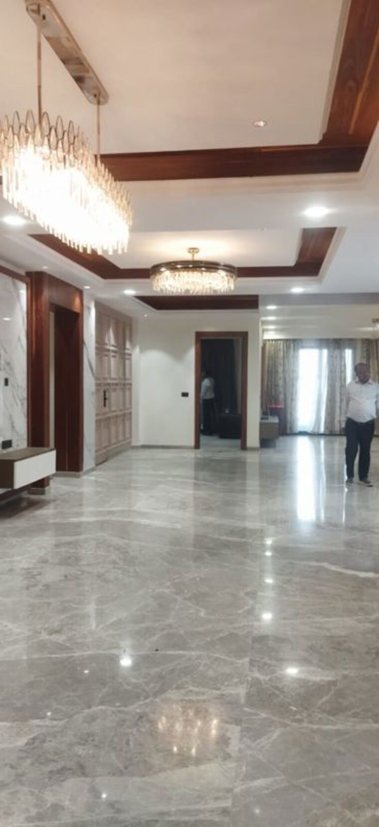 Living Room, unitech-uniworld-resorts-the-residences 3 Bedroom 4000 Sq.Ft. Builder Floor In Sector 33 Gurgaon 10084686