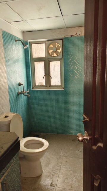 Bathroom in 3 BHK Apartment at Mapsko Krishna Apra Sapphire, Vaibhav Khand – for Sale