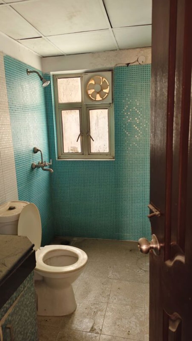 Bathroom, mapsko-krishna-apra-sapphire 3 Bedroom 1890 Sq.Ft. Apartment In Vaibhav Khand Ghaziabad 10086980