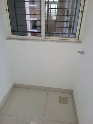 Room in 1 BHK Apartment at Magarpatta City Heliconia, Hadapsar – for Rent