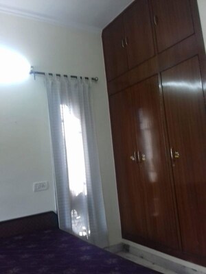 Building Lobby in 1 BHK Builder Floor at Sector 44 – for Rent