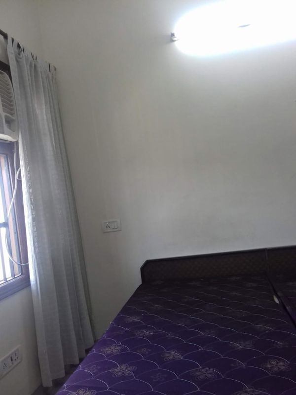 1 BHK Builder Floor For Rent in Sector 44