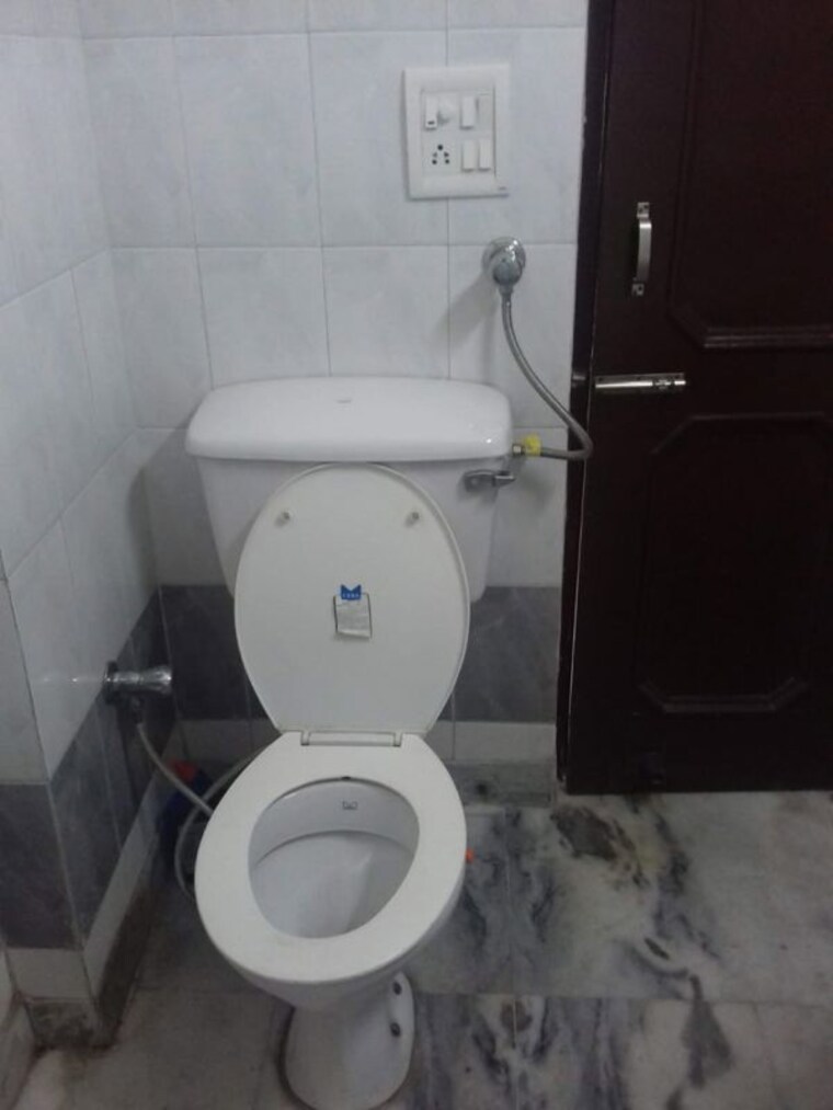 Bathroom, sector 44 1 Bedroom 500 Sq.Ft. Builder Floor In Sector 44 Chandigarh 10087022