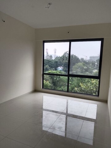 Room in 3 BHK Apartment at Magarpatta Trillium, Hadapsar – for Rent