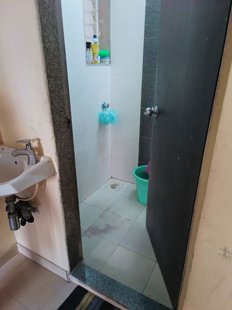 Bathroom, ulwe sector 5 1 Bedroom 600 Sq.Ft. Apartment In Ulwe Sector 5 Navi Mumbai 10087039