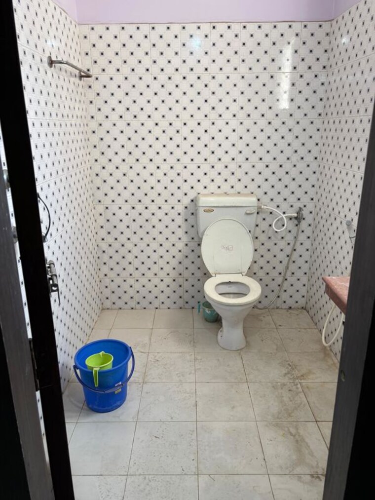 Bathroom, kokar 3 Bedroom 1500 Sq.Ft. Apartment In Kokar Ranchi 10087040