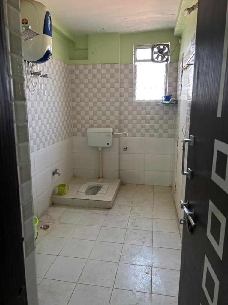 Bathroom, kokar 3 Bedroom 1500 Sq.Ft. Apartment In Kokar Ranchi 10087040