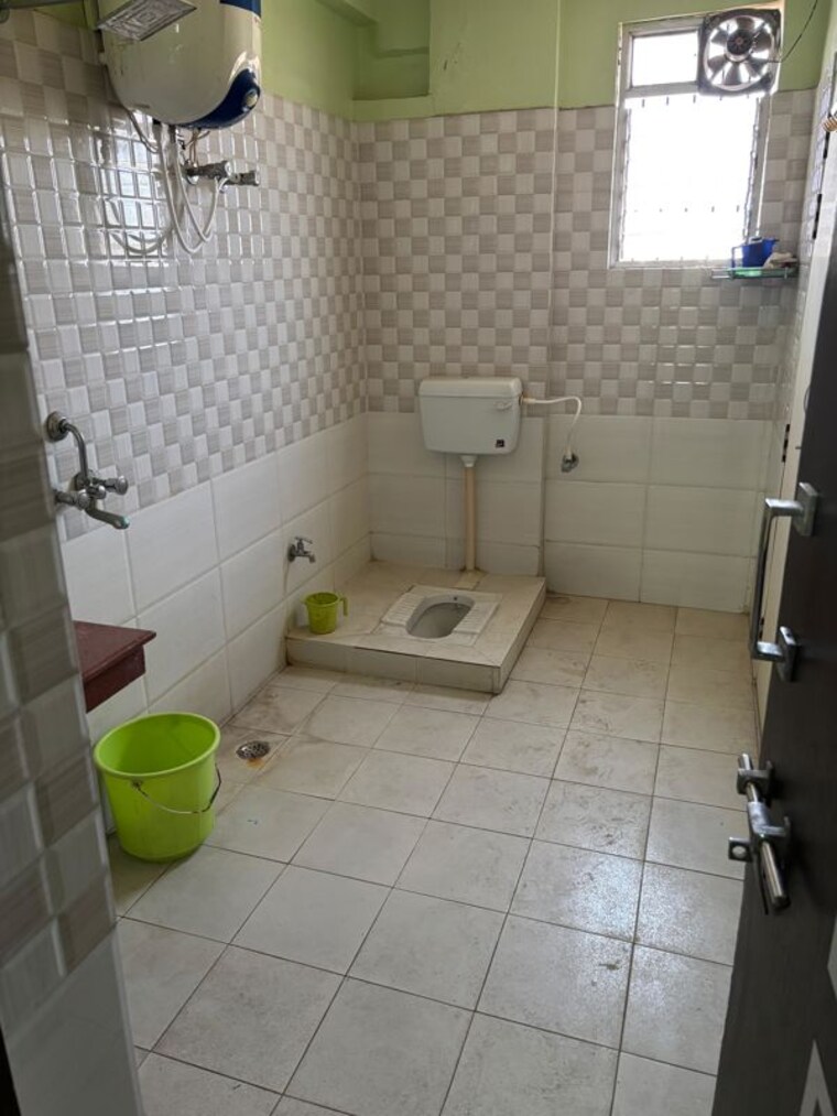 Bathroom, kokar 3 Bedroom 1500 Sq.Ft. Apartment In Kokar Ranchi 10087040