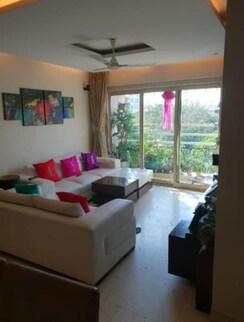 2 BHK Apartment For Rent in Gardenia Apartment Khar West