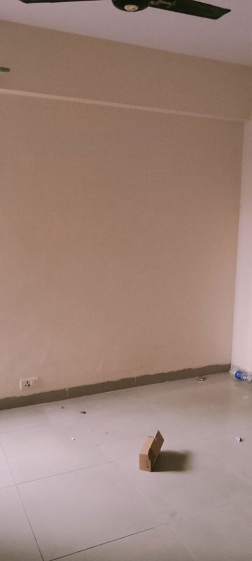 Room in 2 BHK Apartment at Wave Dream Homes, Wave City – for Rent