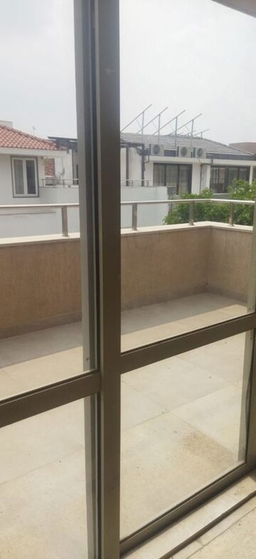 Balcony in 5 BHK Villa at Unitech Uniworld Resorts-The Residences, Sector 33 – for Sale
