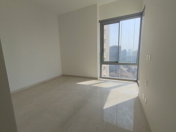 Room in 3 BHK Apartment at Piramal Mahalaxmi, Mahalaxmi – for Rent