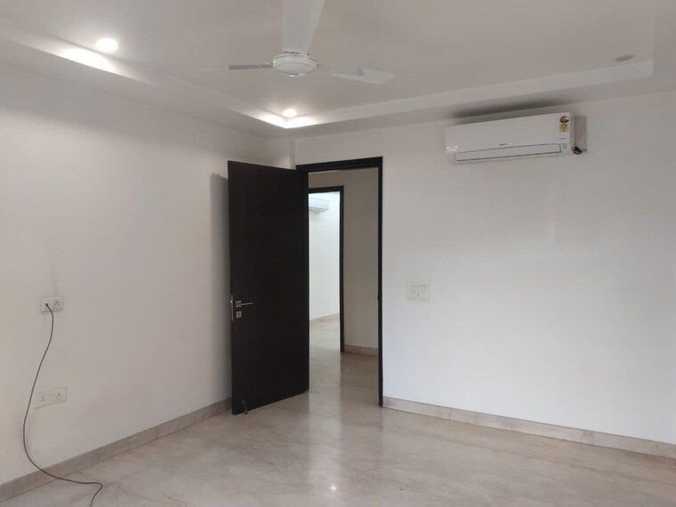 Room, greater kailash ii 4 Bedroom 2000 Sq.Ft. Builder Floor In Greater Kailash ii Delhi 10087157