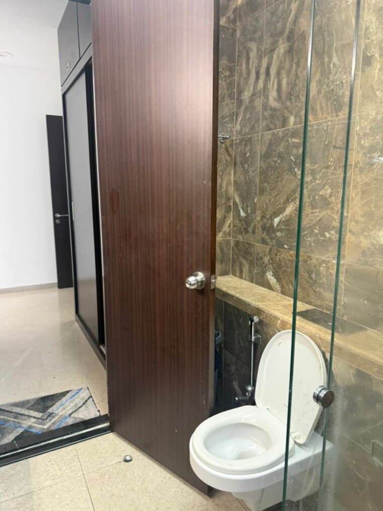 Bathroom, lnt-realty-emerald-isle 4 Bedroom 3200 Sq.Ft. Apartment In Powai Mumbai 10087179