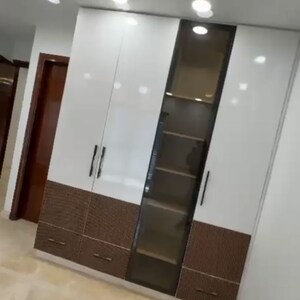 Furnished Amenities in 4 BHK Builder Floor at Rohini Sector 23 – for Sale