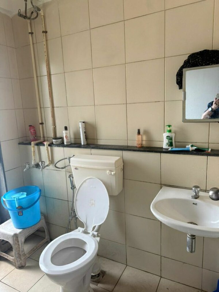 Bathroom, lnt-realty-emerald-isle 4 Bedroom 3400 Sq.Ft. Apartment In Powai Mumbai 10087203