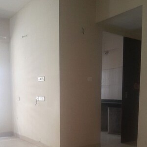 Room in 2 BHK Apartment at Lodha Aqua, Mira Road – for Rent