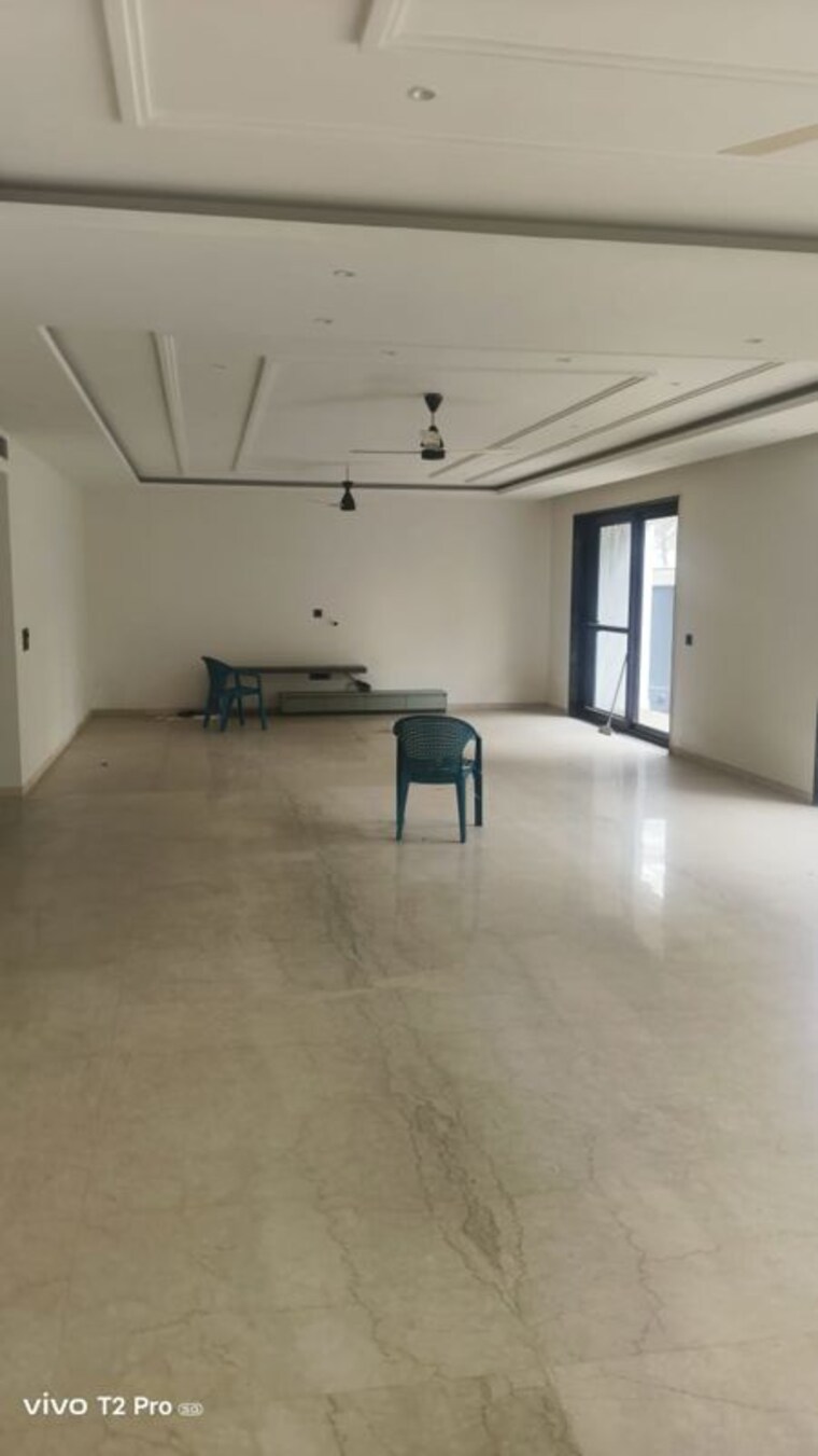 Room, unitech-uniworld-resorts-the-residences 5 Bedroom 6880 Sq.Ft. Villa In Sector 33 Gurgaon 10086725