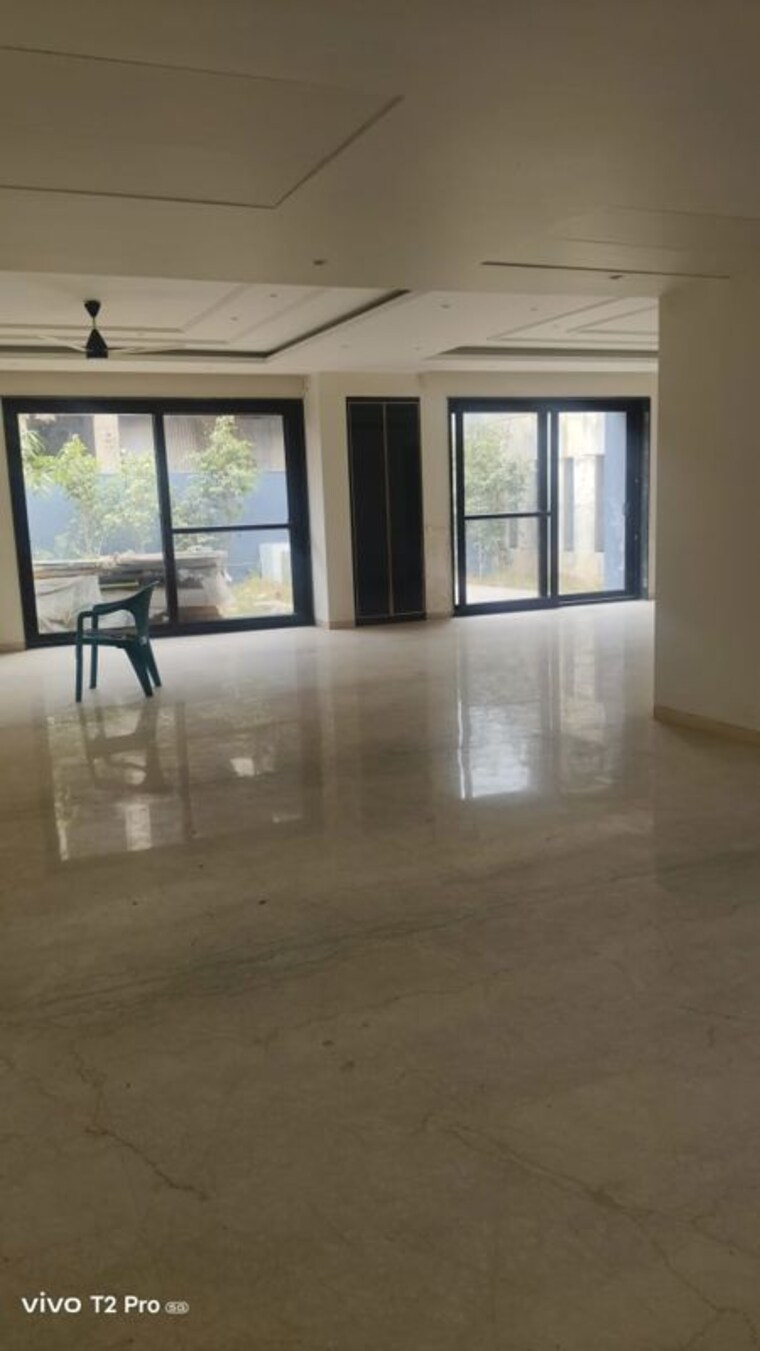 Room, unitech-uniworld-resorts-the-residences 5 Bedroom 6880 Sq.Ft. Villa In Sector 33 Gurgaon 10086725