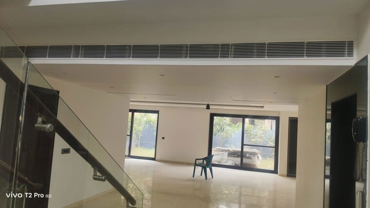 Room, unitech-uniworld-resorts-the-residences 5 Bedroom 6880 Sq.Ft. Villa In Sector 33 Gurgaon 10086725