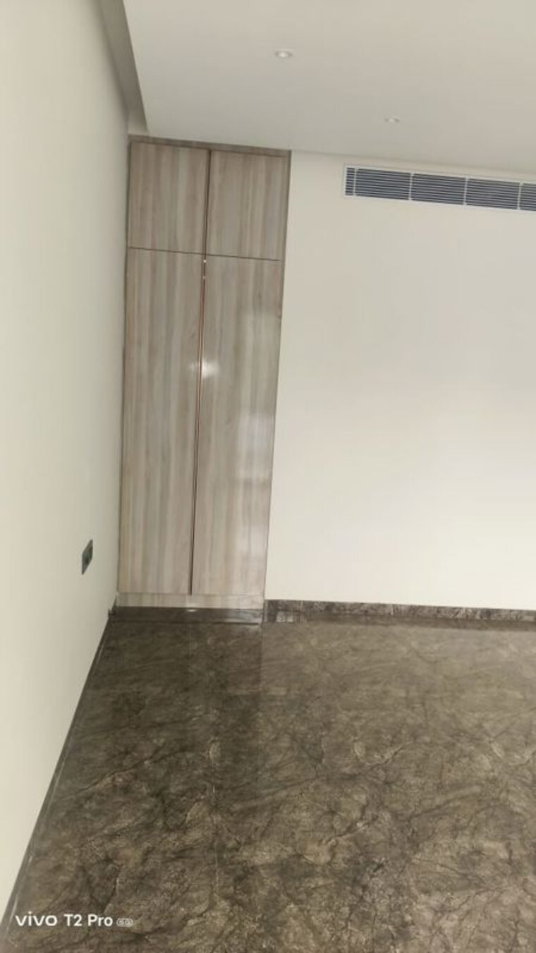 Room, unitech-uniworld-resorts-the-residences 5 Bedroom 6880 Sq.Ft. Villa In Sector 33 Gurgaon 10086725