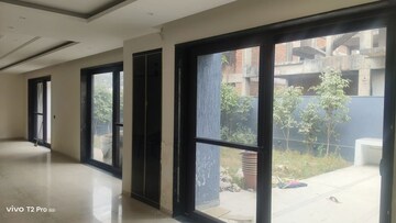 Room in 5 BHK Villa at Unitech Uniworld Resorts-The Residences, Sector 33 – for Sale