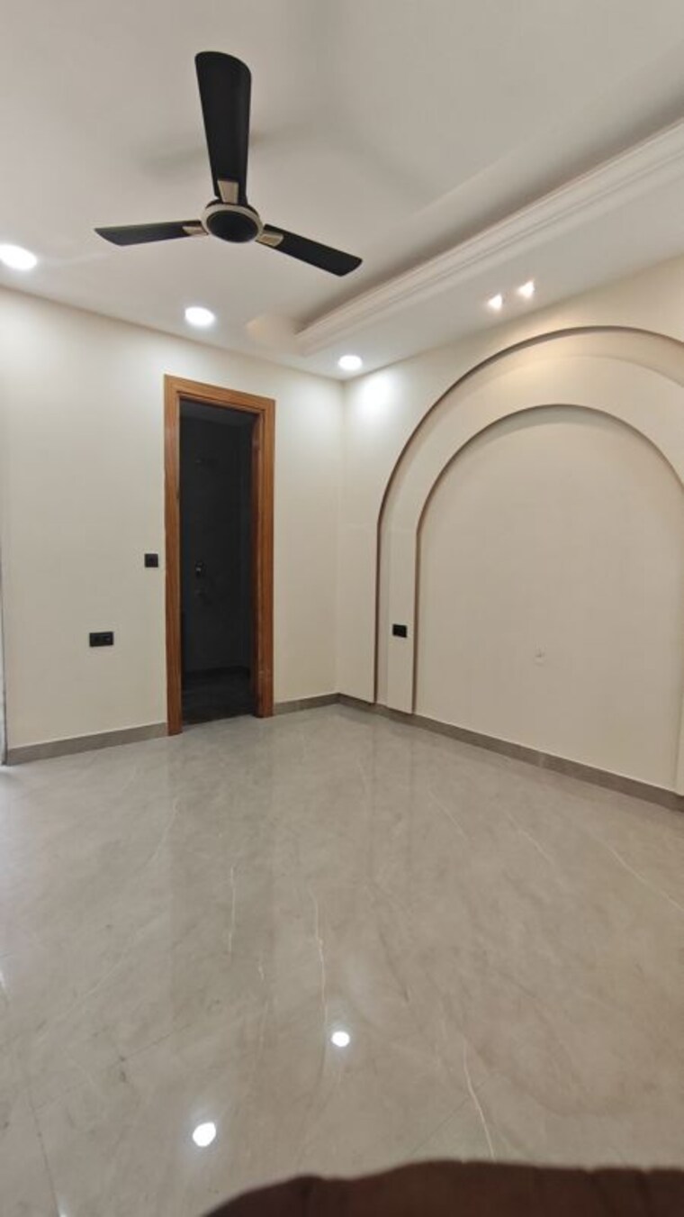 Room, bptp-district-3 3 Bedroom 179 Sq.Yd. Builder Floor In Sector 85 Faridabad 10087319
