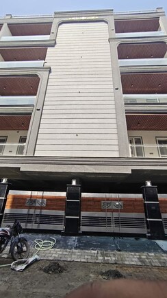 3 BHK + Servant Room Builder Floor For Sale in BPTP District 3