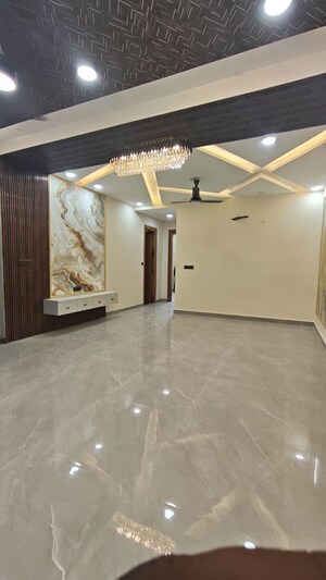 Room in 3 BHK Builder Floor at BPTP District 3, Sector 85 – for Sale