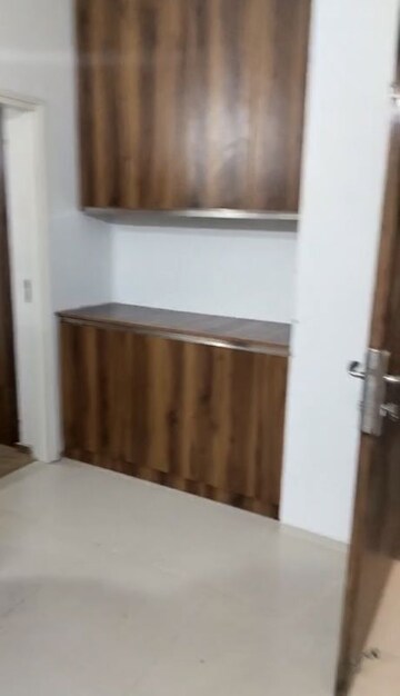 Room in 2.5 BHK Builder Floor at Vatika Xpressions, Sector 88b – for Rent