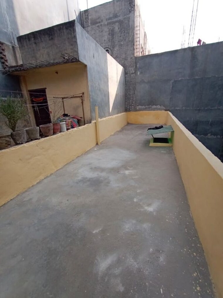 Kitchen, burari 1.5 Bedroom 450 Acre Independent House In Burari Delhi 9987047