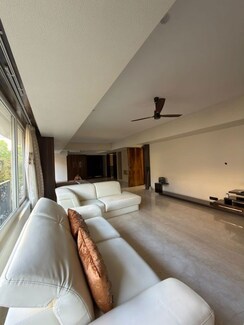 3 BHK Apartment For Rent in Seasons Avenue Khar West