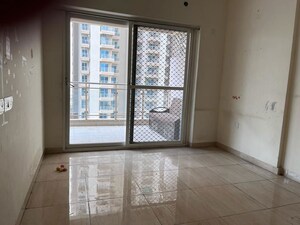 Room in 3.5 BHK Apartment at Gaur Sportswood, Sector 79 – for Rent