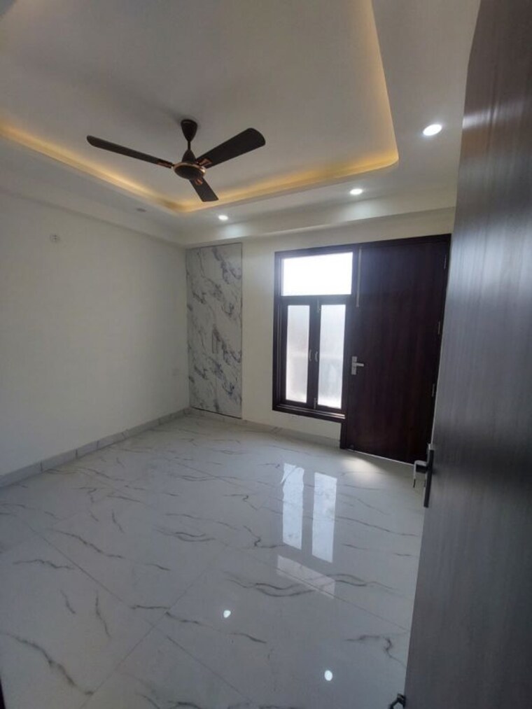 Room, hargobind enclave 2 Bedroom 80 Sq.Yd. Builder Floor In Hargobind Enclave Delhi 10087643