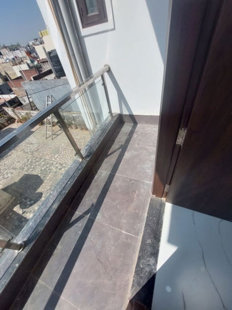 Balcony, hargobind enclave 2 Bedroom 80 Sq.Yd. Builder Floor In Hargobind Enclave Delhi 10087643