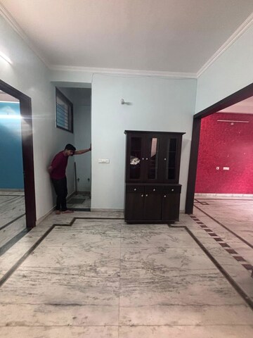 Room in 2 BHK Independent House at Gomti Nagar – for Rent