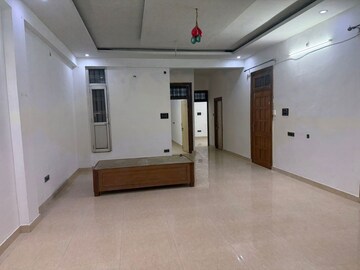 Room in 2 BHK Independent House at Gomti Nagar – for Rent