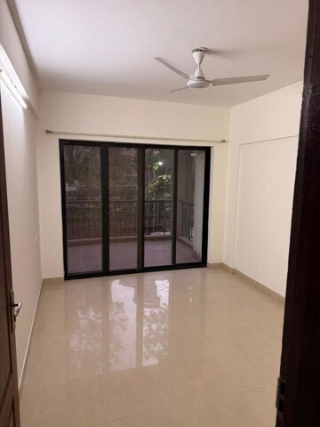Room in 2 BHK Apartment at Bramha Suncity, Wadgaon Sheri – for Rent