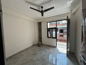 Room in 2 BHK Independent House at Sector 55 – for Rent