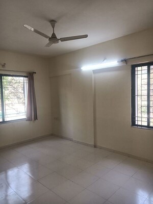 Room in 2 BHK Apartment at Balewadi – for Rent
