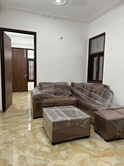 1 BHK + Extra Room Builder Floor For Rent in Saket