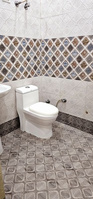 Attached Bathroom in 3 BHK Builder Floor at Indrapuram – for Sale