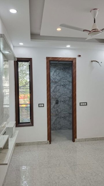 Room in 3 BHK Builder Floor at Indrapuram – for Sale