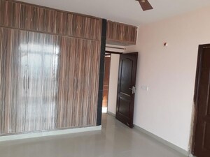 Room in 2 BHK Apartment at Piyush Heights, Sector 89 – for Rent