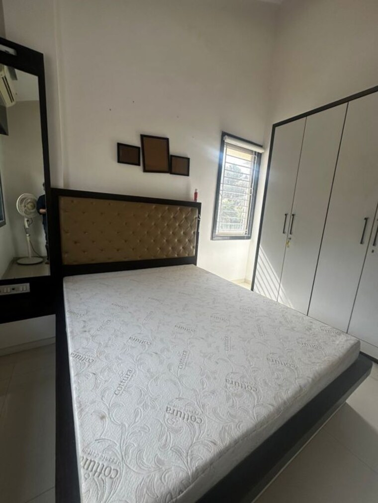Room, kavesar 1 Bedroom 320 Sq.Ft. Apartment In Kavesar Thane 10087716