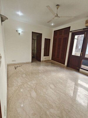 Room in 3 BHK Builder Floor at Chanakyapuri – for Sale