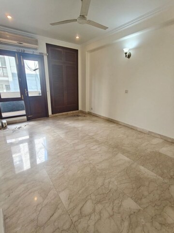 Room in 3 BHK Builder Floor at Chanakyapuri – for Sale