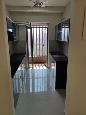 1 BHK Apartment For Rent in Lodha Amara, Kolshet Road