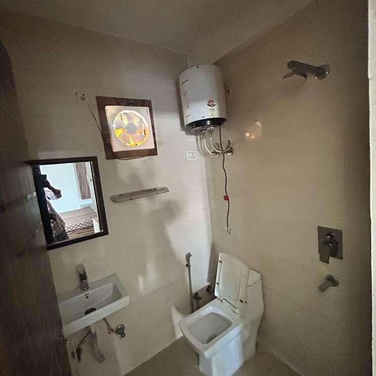 Bathroom, dlf-city-phase-iii 1 RK 460 Sq.Ft. Builder Floor In Dlf Cyber City Gurgaon 10087782