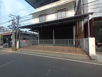  Warehouse – Exterior View View at Kaloor - for Rent